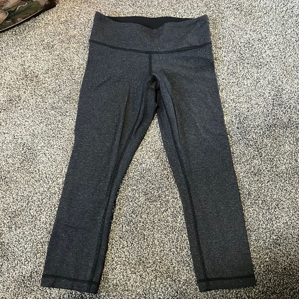 Size 4  Lululemon Lightly Striped Crops